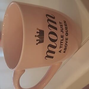 Elegant Pink Mom Mug with Crown Accent